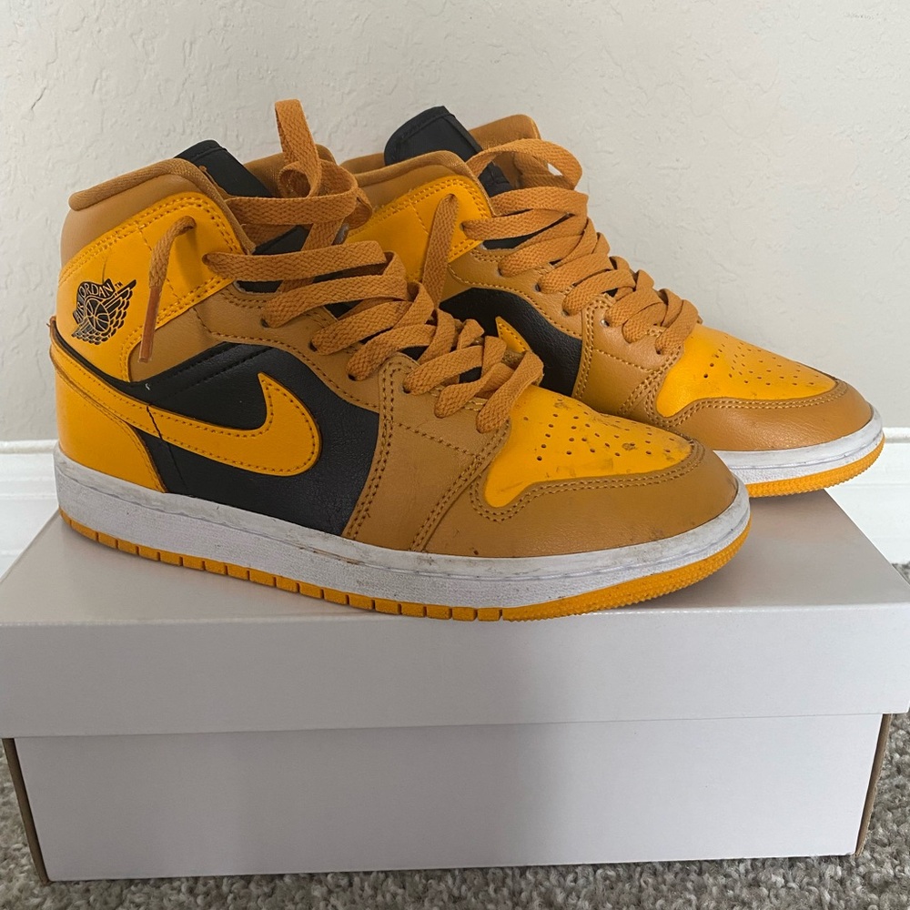 Air Jordans kids size 6.5 youth - yellow & black